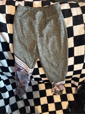 Girls size 8 grey yoga pants